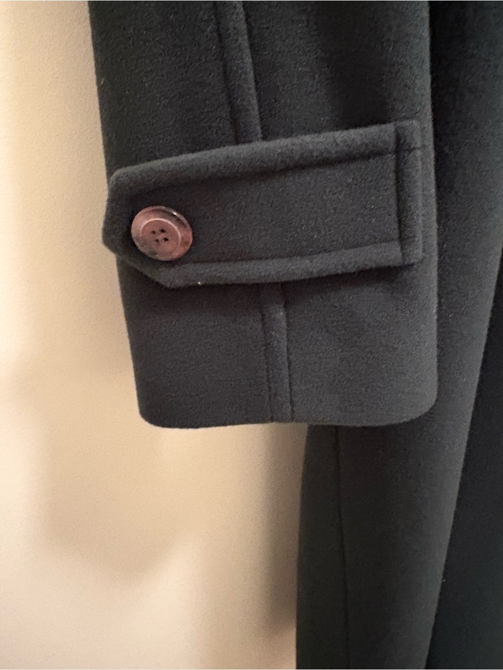 Vintage Holt Renfrew Dark Green Women’s Classic Wool and Cashmere Coat - Picture 6 of 8